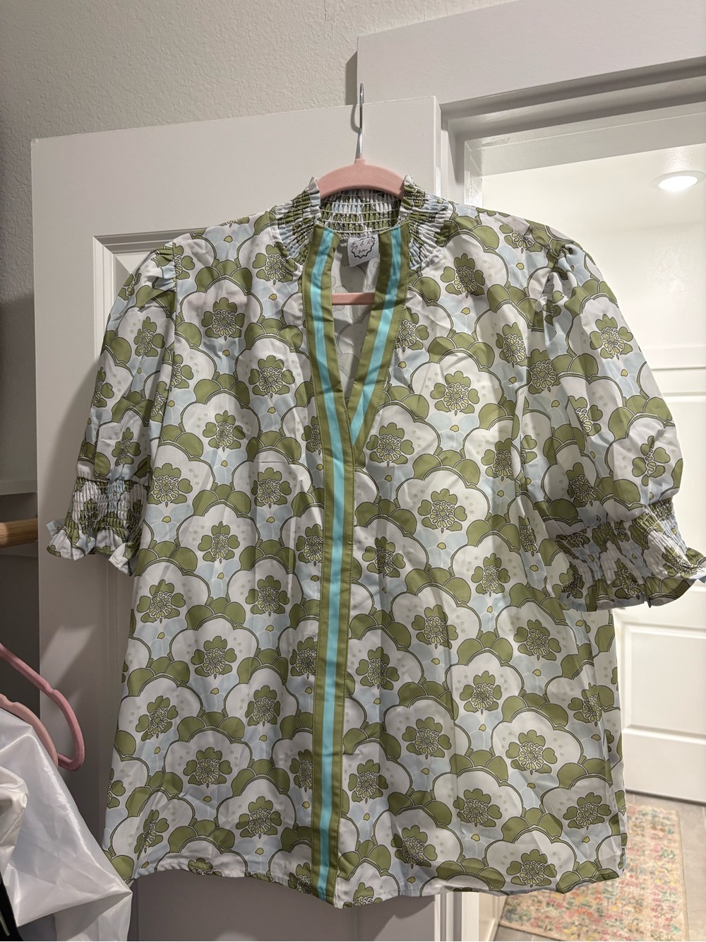 Floral V-Neck Puff-Sleeve Blouse in Olive & White